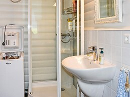 Family Oasis With Lake View-by Traum