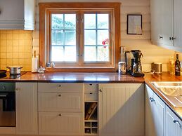 Family Oasis With Lake View-by Traum