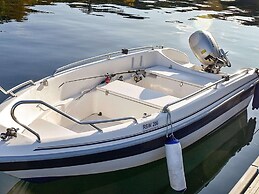 Family Oasis With Lake View-by Traum