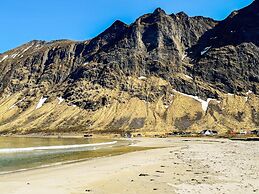 4 Person Holiday Home in Botnhamn