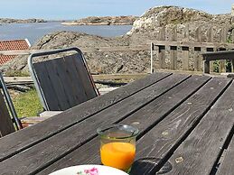 Panoramic Sea Views in Skarhamn-by Traum