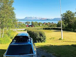 6 Person Holiday Home in Vevelstad