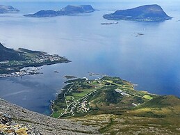 10 Person Holiday Home in Brattvag