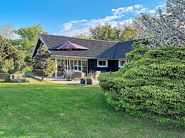 Picturesque Holiday Home in Hovedstaden With Sauna