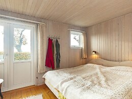 6 Person Holiday Home in Martofte