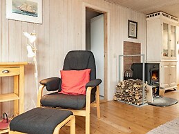 6 Person Holiday Home in Martofte