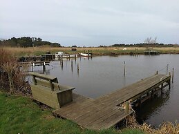 Retro Chic Haven in Bork Harbor-by Traum