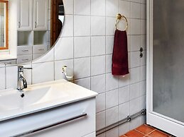 10 Person Holiday Home in Midsund