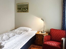 10 Person Holiday Home in Midsund