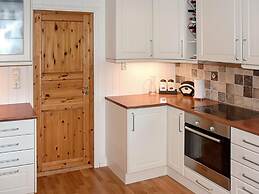 10 Person Holiday Home in Midsund