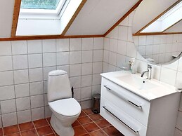 10 Person Holiday Home in Midsund