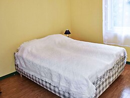 10 Person Holiday Home in Midsund