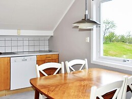 10 Person Holiday Home in Midsund