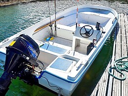 10 Person Holiday Home in Midsund