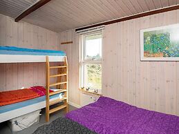 Tranquil Beach Cottage in Rindby-by Traum
