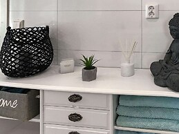 Seaside Retreat in Lyngen-by Traum