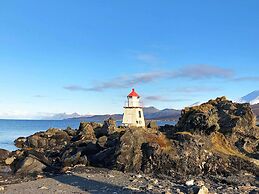 Seaside Retreat in Lyngen-by Traum