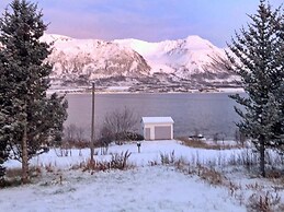 Seaside Retreat in Lyngen-by Traum