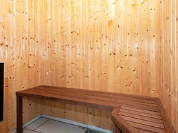 Luxury Lakeside Retreat With Spa-by Traum