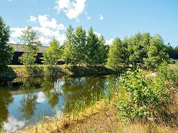 Luxury Lakeside Retreat With Spa-by Traum