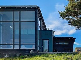 6 Person Holiday Home in Mosterhamn