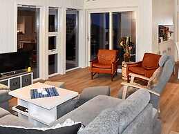 Holiday Home in Lyngstad