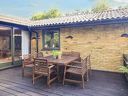 Bright Cottage With Garden Terrace-by Traum