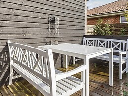 Idyllic Beach Retreat in Aaeulba K-by Traum