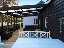 Idyllic Beach Retreat in Aaeulba K-by Traum