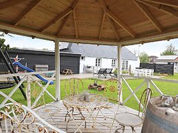 Idyllic Beach Retreat in Aaeulba K-by Traum