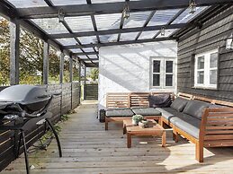 Idyllic Beach Retreat in Aaeulba K-by Traum