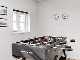 Idyllic Beach Retreat in Aaeulba K-by Traum