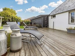 Idyllic Beach Retreat in Aaeulba K-by Traum