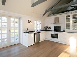 Idyllic Beach Retreat in Aaeulba K-by Traum