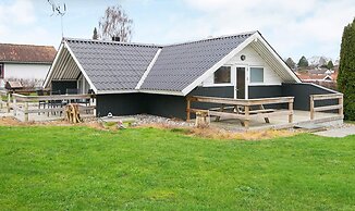 6 Person Holiday Home in Hejls