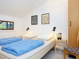 6 Person Holiday Home in Farvang