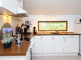 6 Person Holiday Home in Farvang