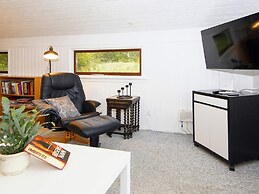 6 Person Holiday Home in Farvang