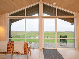 Seaside Serenity in Lyngsay-by Traum
