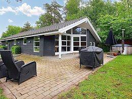 10 Person Holiday Home in Vaeggerlose