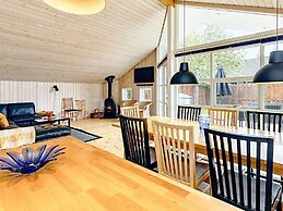10 Person Holiday Home in Vaeggerlose