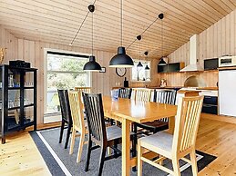 10 Person Holiday Home in Vaeggerlose