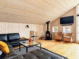 10 Person Holiday Home in Vaeggerlose