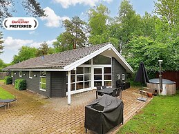 10 Person Holiday Home in Vaeggerlose