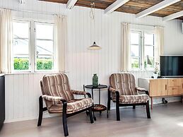 Renovated Waterfront Retreat-by Traum