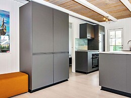 Renovated Waterfront Retreat-by Traum