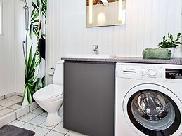 Renovated Waterfront Retreat-by Traum