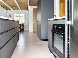 Renovated Waterfront Retreat-by Traum