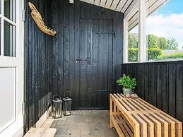 Renovated Waterfront Retreat-by Traum