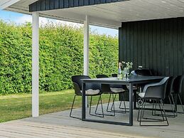 Renovated Waterfront Retreat-by Traum